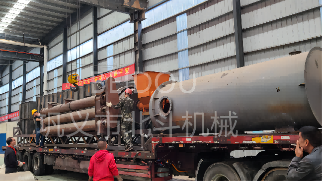 客戶定製的環保型連續木屑香蕉视频破解版裝車完畢發往四川