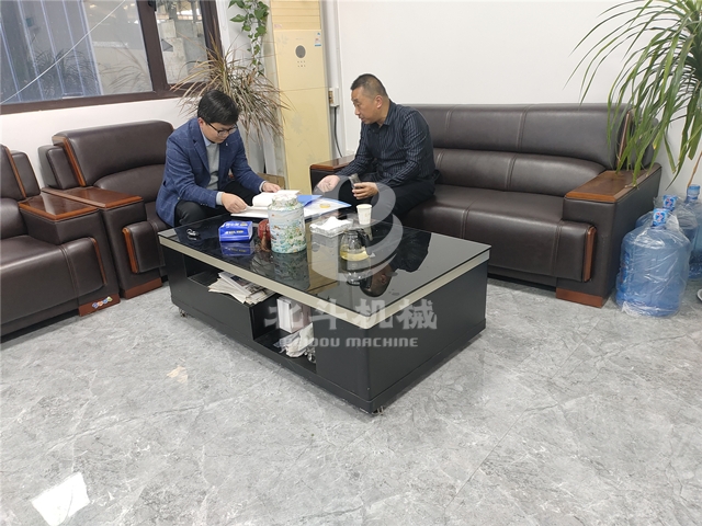 客戶對我公司全自動稻殼香蕉视频破解版的實地考察和產品評價
