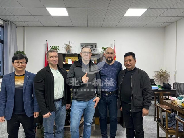 俄羅斯客戶到訪香蕉福利视频機械考察連續式香蕉视频破解版